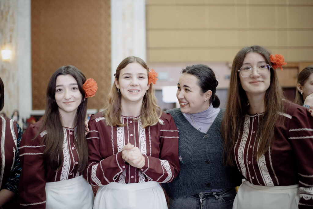 Smiling participants.